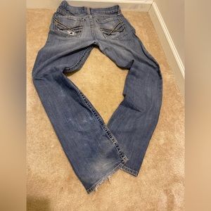 Ariat Distressed Vintage Jeans {32 x 38}